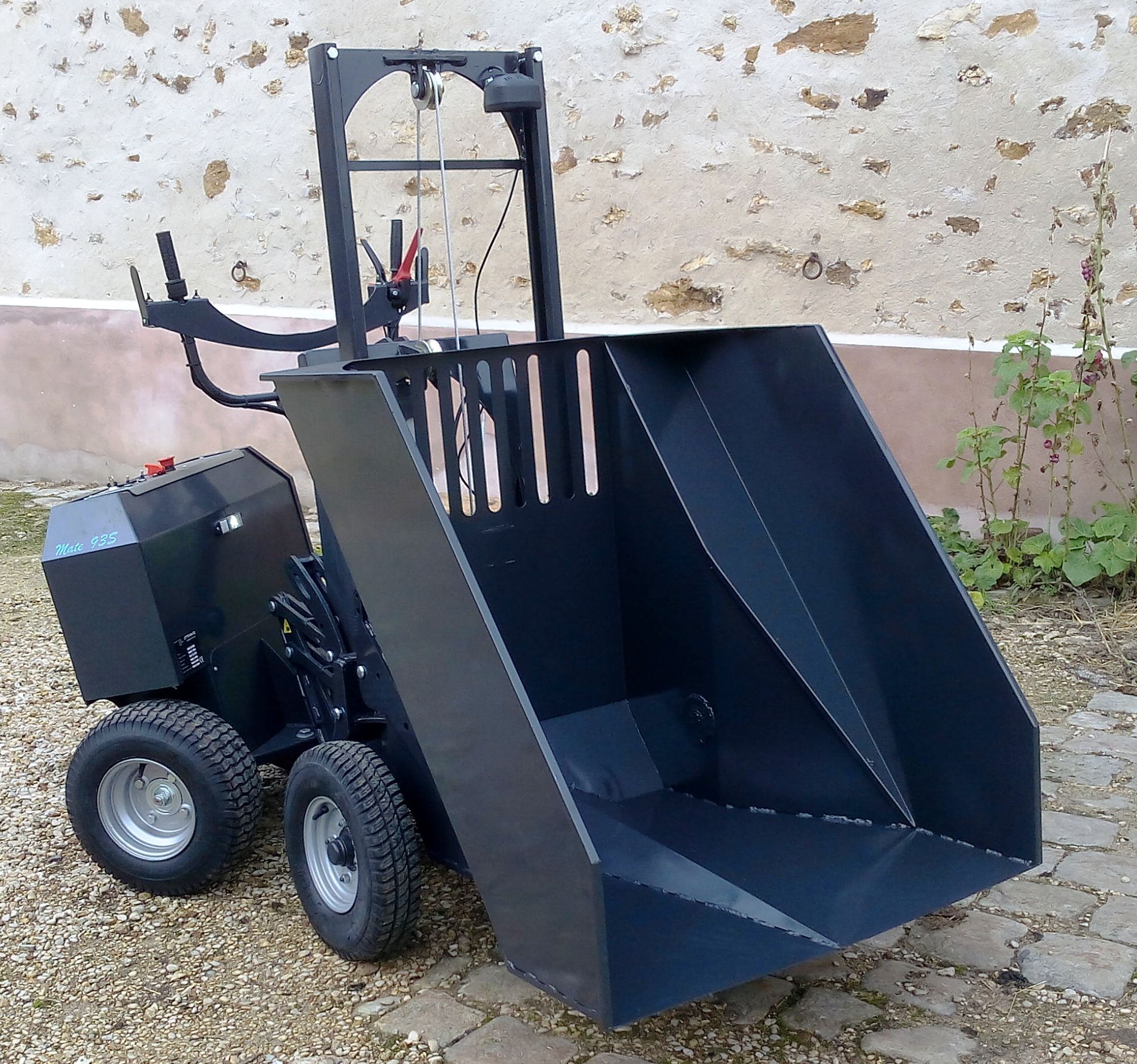 benne grand volume 550litres sur Mate93S