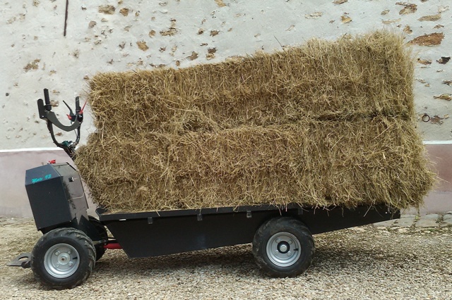plateau lectrique transport balles de fourrage