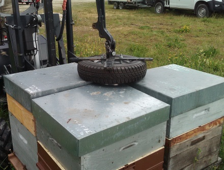presse ruche quipe de la roue de secours du chariot lectrique apicole extramate