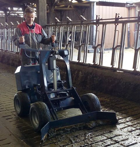 racleur extramate caillebotis 2016