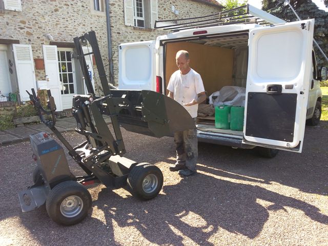 transport et manutention de matriaux en maonnerie et batiment avec chariot electrique Extramate